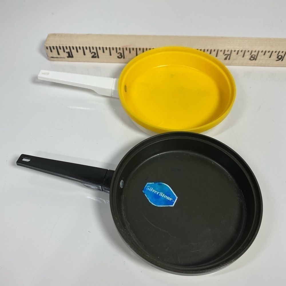 Chilton-Globe Two Play Kitchen Frying Pans Vtg Silver Stone Made In The USA